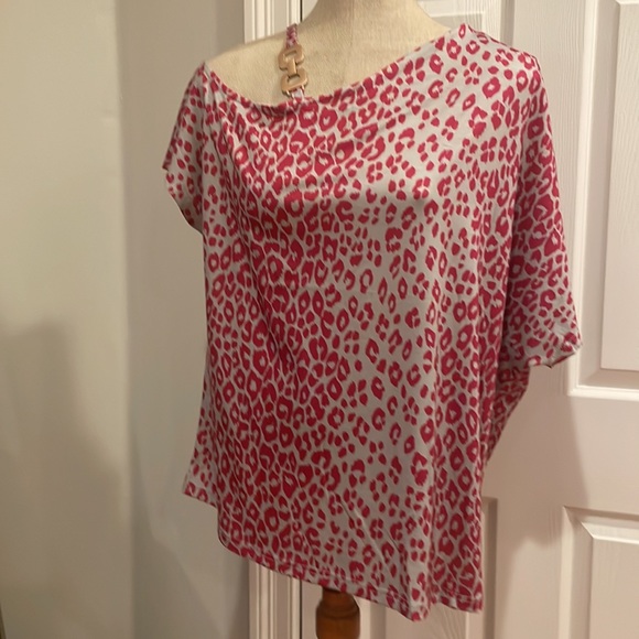 Made with love blouse leopard animal print pink women’s size M medium Brand new - Picture 7 of 9